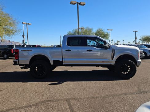 Used 2023 Ford F250 Platinum w/ Tremor Off-Road Package image 4