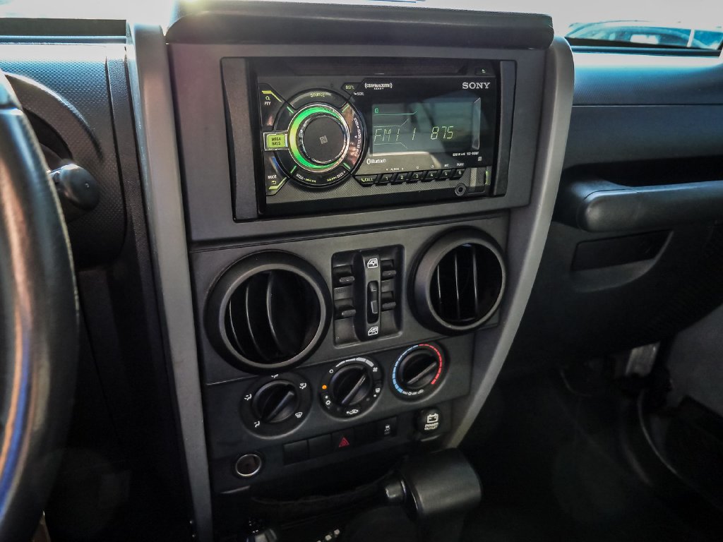 Used 2010 Jeep Wrangler Unlimited Sport AWD/4WD image 32