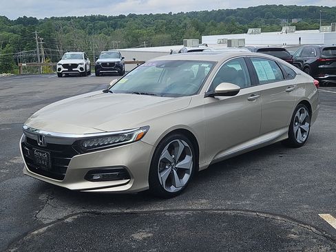Used 2018 Honda Accord Touring image 21