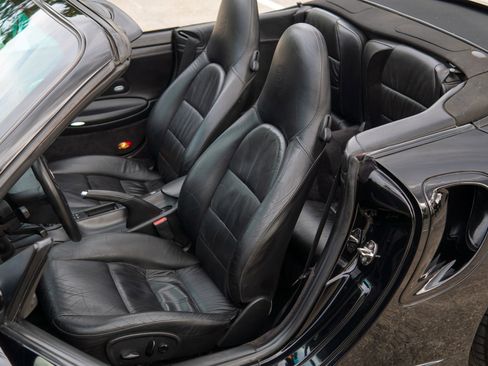 Used 2005 Porsche 911 Turbo AWD/4WD image 37