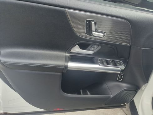 Used 2021 Mercedes-Benz GLA 250 image 13