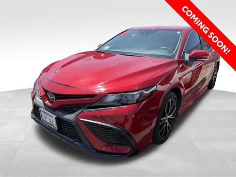 Used 2024 Toyota Camry SE FWD image 1