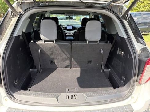 Used 2022 Ford Explorer XLT w/ Equipment Group 202A RWD image 14