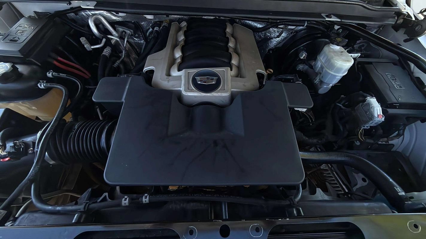 Used 2018 Cadillac Escalade Luxury AWD/4WD image 23