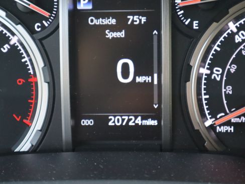 Used 2023 Toyota 4Runner Limited AWD/4WD image 27