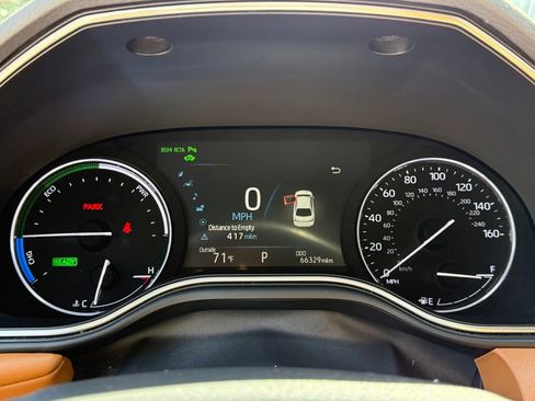 Used 2019 Toyota Avalon Limited w/ Advanced Safety Package FWD image 30