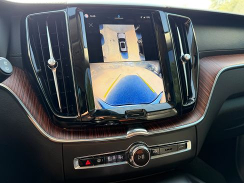 Certified 2024 Volvo XC60 B5 Ultimate w/ Protection Package Premier AWD/4WD image 20