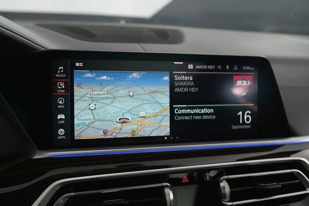 Used 2021 BMW X5 M50i AWD/4WD image 27