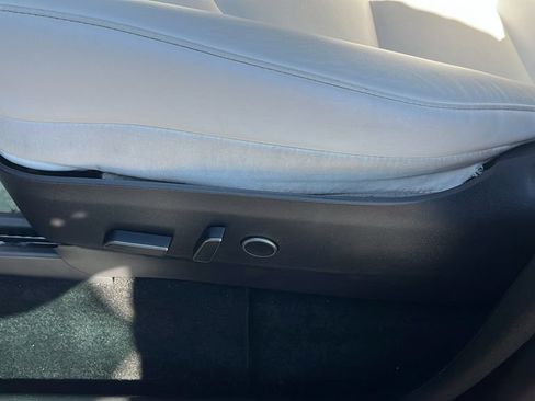 Used 2022 Tesla Model Y Performance AWD/4WD image 13