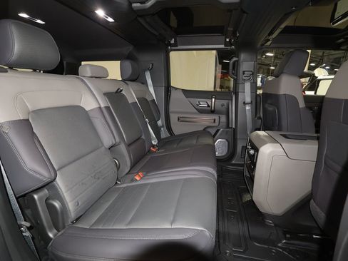 Certified 2025 GMC Hummer EV 2X image 26