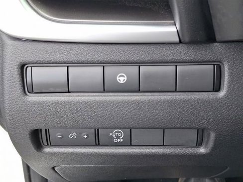 Certified 2023 Nissan Rogue SV image 23