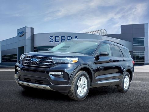 Certified 2023 Ford Explorer XLT w/ Equipment Group 202A AWD/4WD image 1