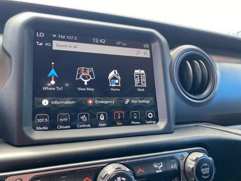 Used 2023 Jeep Gladiator Sport AWD/4WD image 25