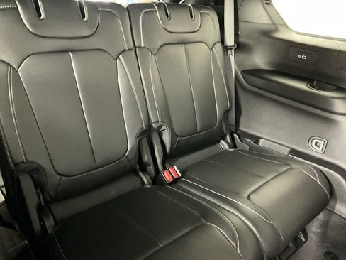 Used 2025 Jeep Grand Cherokee L Limited w/ Black Appearance Package AWD/4WD image 25