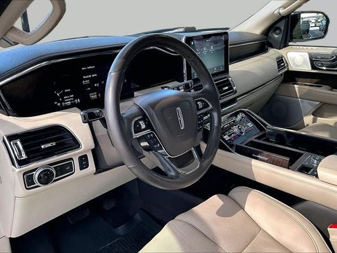 Used 2018 Lincoln Navigator Reserve w/ Technology Package AWD/4WD image 18