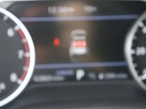 Used 2024 Nissan Rogue SV FWD image 20
