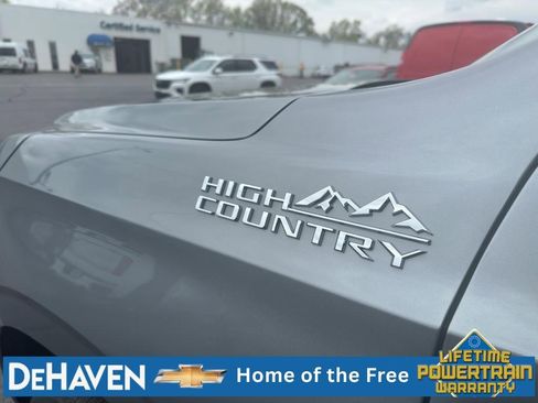 New 2026 Chevrolet Suburban High Country AWD/4WD image 31