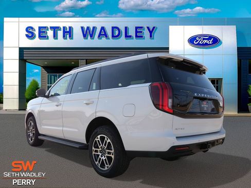 New 2025 Ford Expedition Active image 7