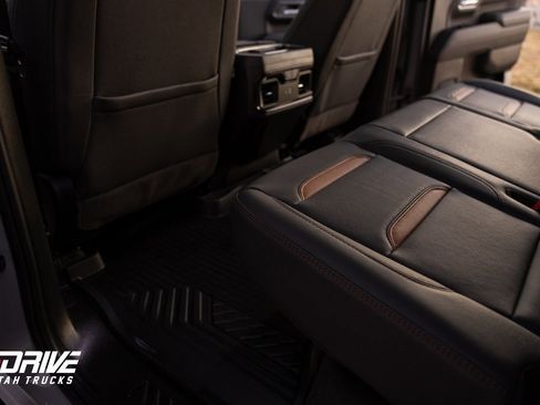 Used 2025 GMC Sierra 3500 AT4 w/ AT4 Premium Plus Package image 16