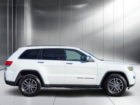 Used 2017 Jeep Grand Cherokee Limited image 23