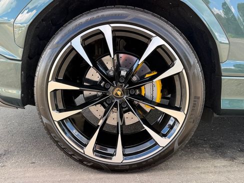 Used 2024 Lamborghini Urus S AWD/4WD image 17