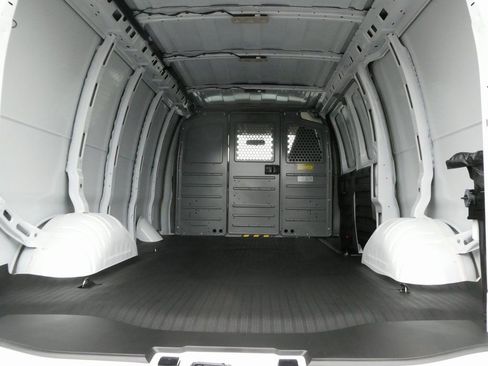 New 2025 GMC Savana 3500 Work Van w/ Driver Convenience Package image 26