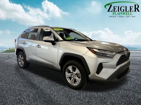 Used 2022 Toyota RAV4 XLE w/ Convenience Package AWD/4WD image 7