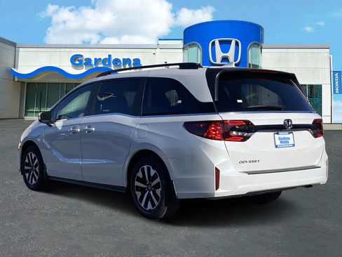 New 2026 Honda Odyssey EX-L image 4
