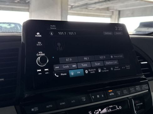 Used 2025 Honda Odyssey EX-L image 17