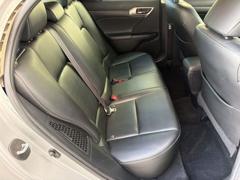 Used 2015 Lexus CT 200h w/ Navigation Package FWD image 31