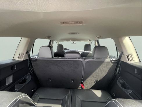 Used 2023 Volkswagen Atlas SE AWD/4WD image 11