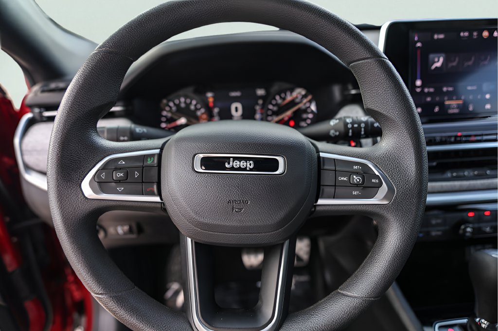 Used 2025 Jeep Compass Sport AWD/4WD image 14