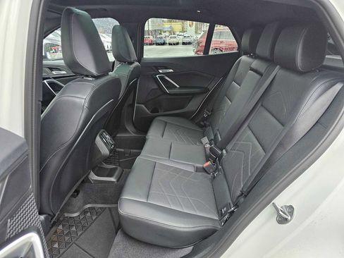 Used 2025 BMW X2 xDrive28i w/ Technology Package image 24