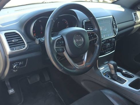 Used 2019 Jeep Grand Cherokee Altitude AWD/4WD image 12