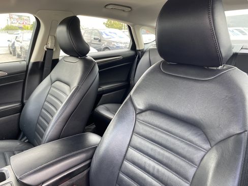 Used 2018 Ford Fusion SE w/ Equipment Group 602A FWD image 20