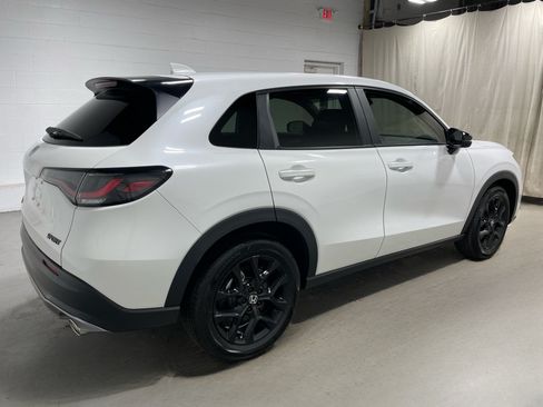 Used 2025 Honda HR-V Sport image 4