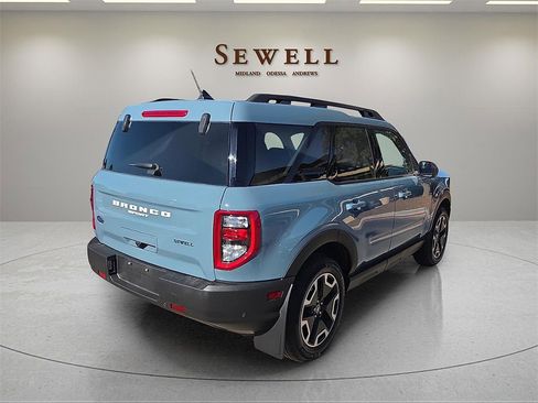 Used 2023 Ford Bronco Sport Outer Banks w/ Tech Package image 4