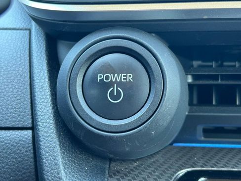 Used 2025 Toyota Prius XLE FWD image 25