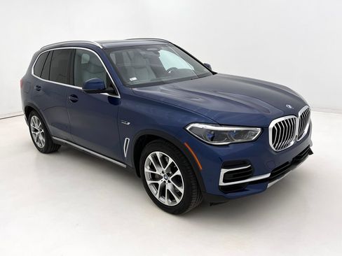 Used 2023 BMW X5 xDrive45e w/ Executive Package image 2