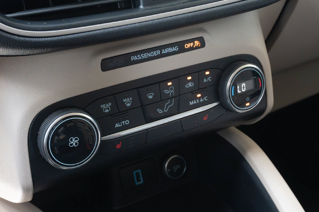Used 2020 Ford Escape SE FWD image 22