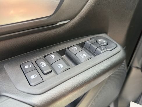 Used 2025 RAM 1500 Warlock AWD/4WD image 33