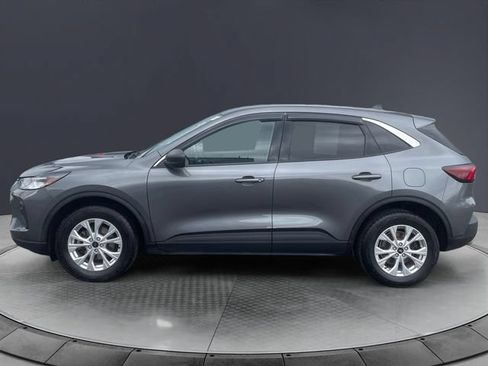 Used 2023 Ford Escape Active AWD/4WD image 2