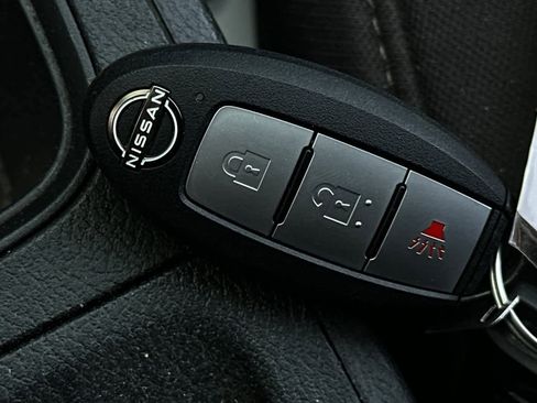 Used 2024 Nissan Frontier SV image 23