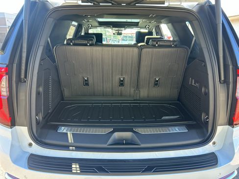 New 2026 GMC Yukon Denali w/ Denali Reserve Package AWD/4WD image 39