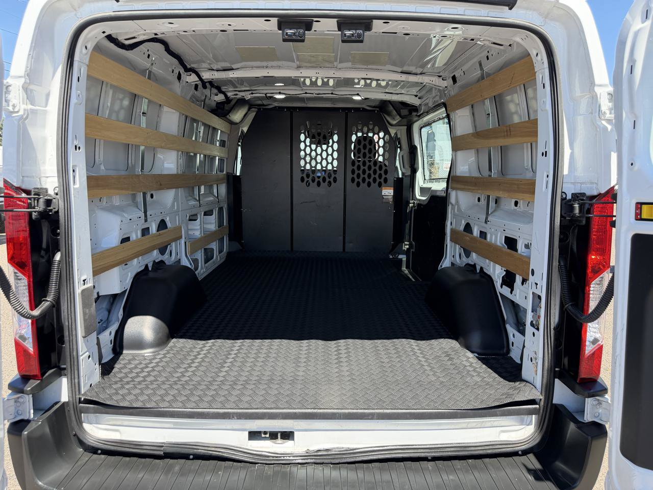 Used 2025 Ford Transit 250 Low Roof w/ Exterior Upgrade Package RWD image 25