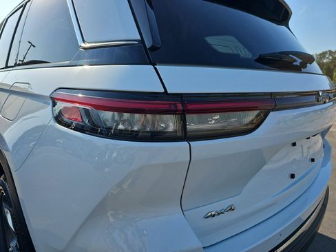 Used 2022 Jeep Grand Cherokee Limited w/ Trailer Tow Prep Group (B) image 35