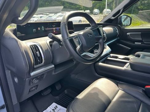 Used 2025 Ford Expedition Tremor AWD/4WD image 29