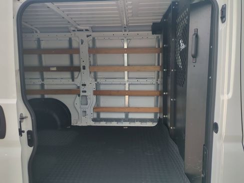 Used 2025 RAM ProMaster 2500 w/ U-Haul Equipment Group FWD image 15
