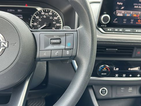 Certified 2023 Nissan Rogue SV image 15