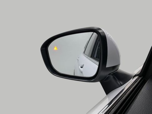 New 2026 Mitsubishi Outlander ES image 19